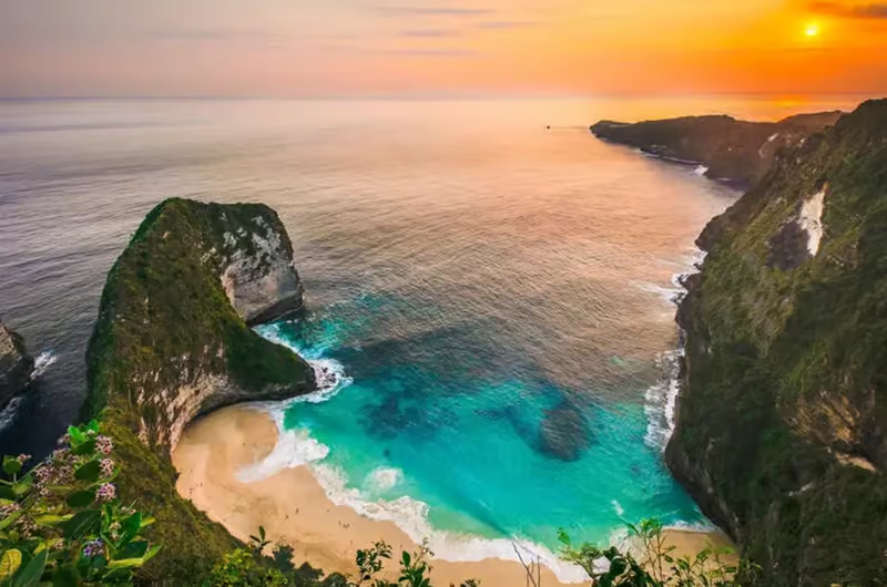 Beautiful coastal cliffs of Nusa Penida